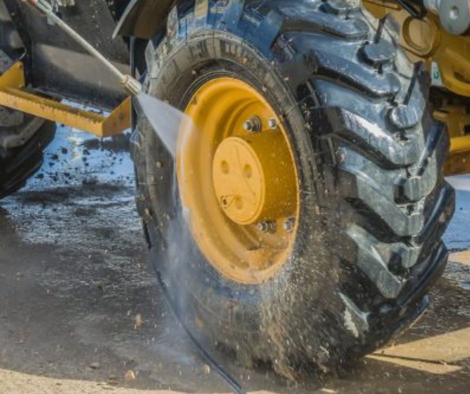 Truck tyre cleaning Portable and convenient